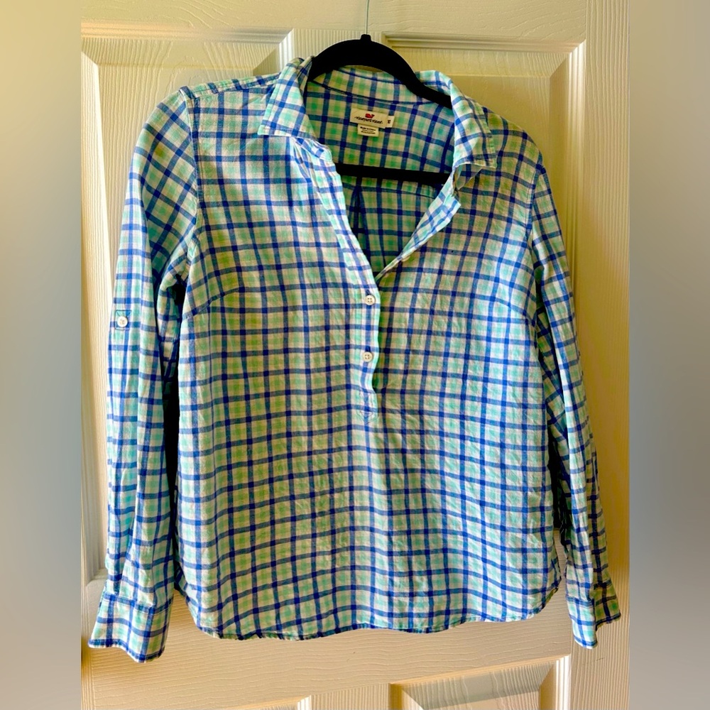 Vineyard Vines ladies shirt size 10